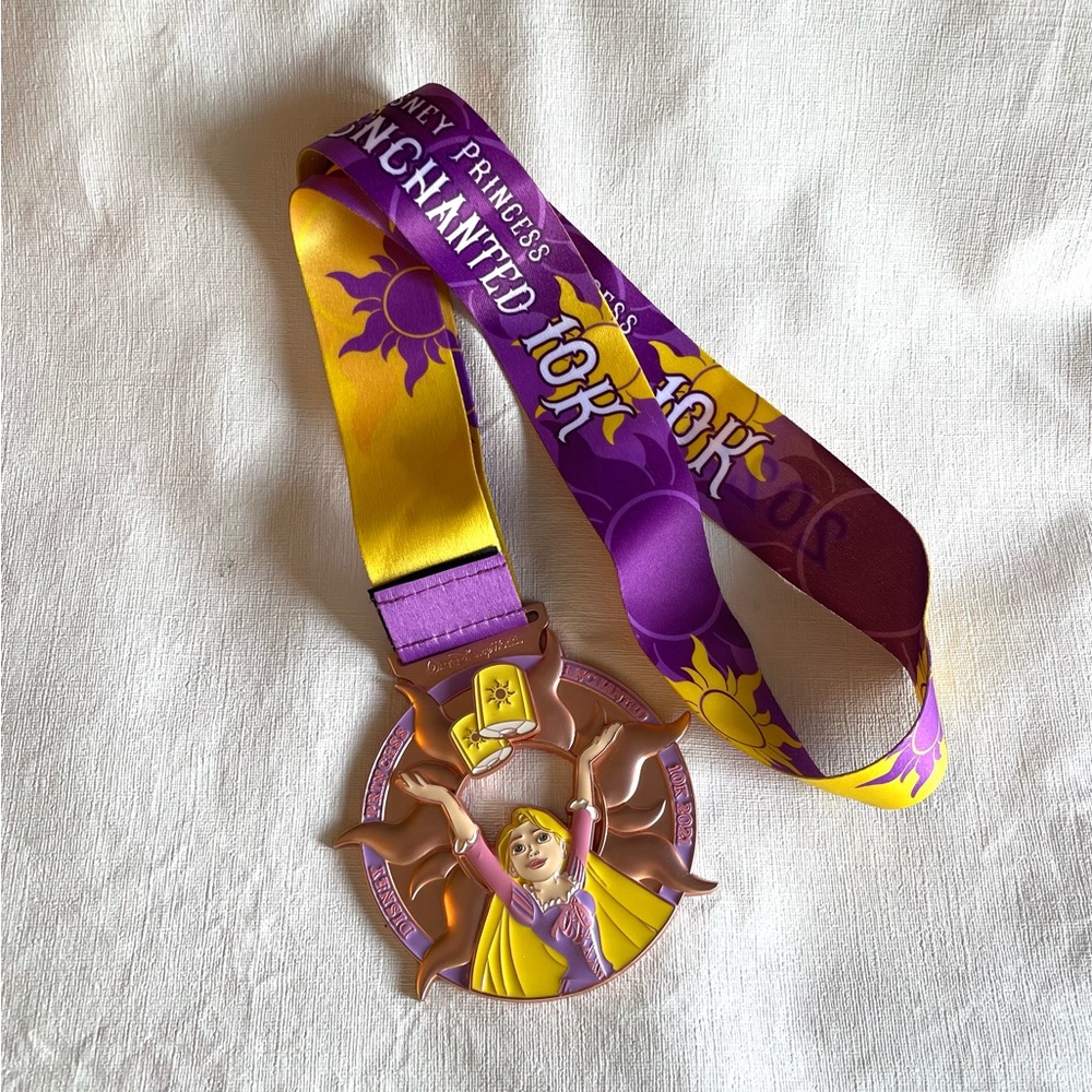 NWOT Disney Princess Enchanted 10K Rapunzel (Tangled) RunDisney Medal 2021